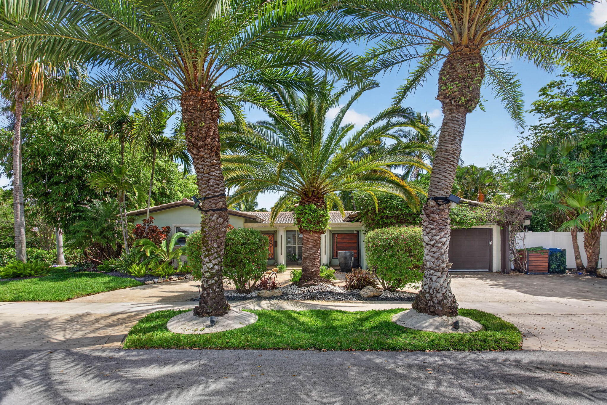 Wilton Manors photo 2
