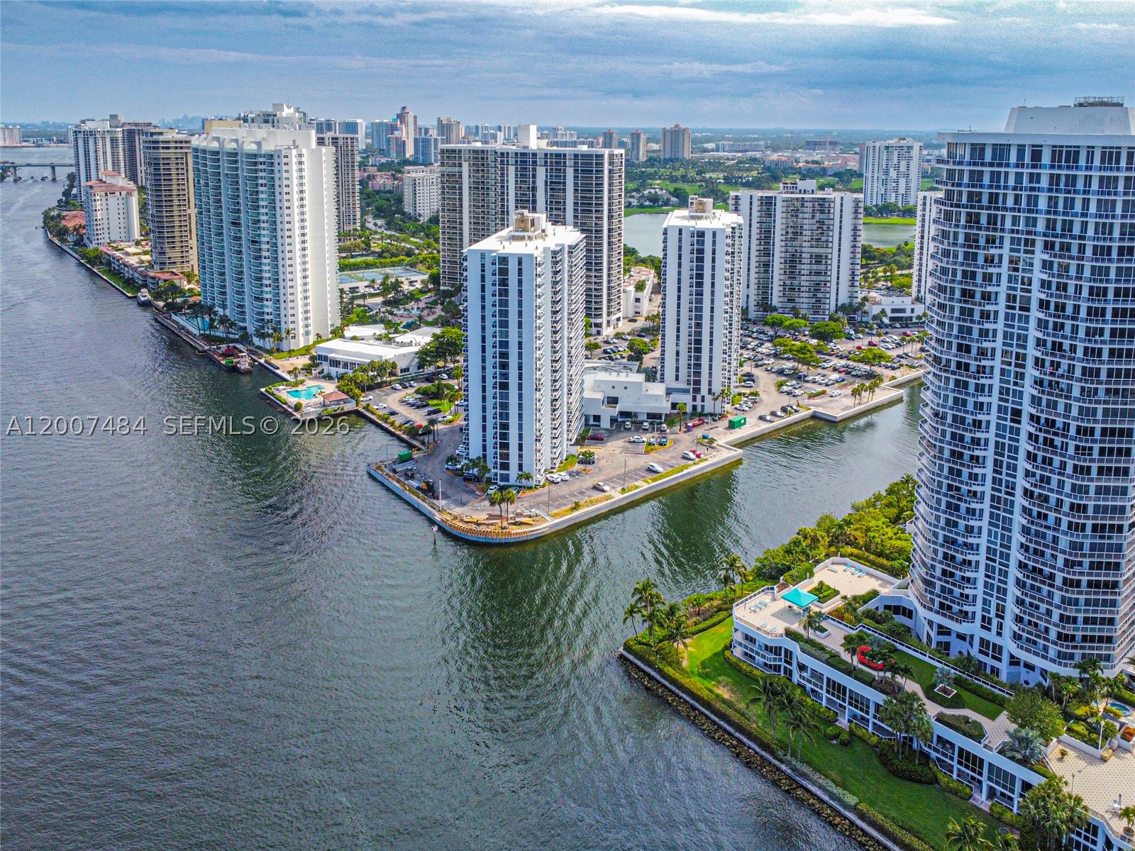 Aventura photo 2
