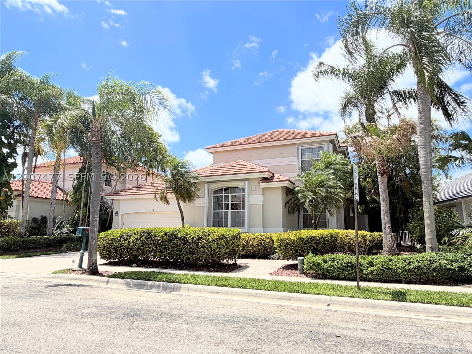Pembroke Pines photo 1