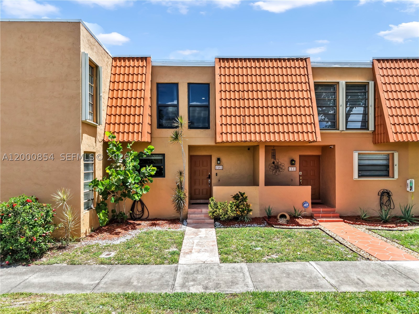 Pembroke Pines photo 1