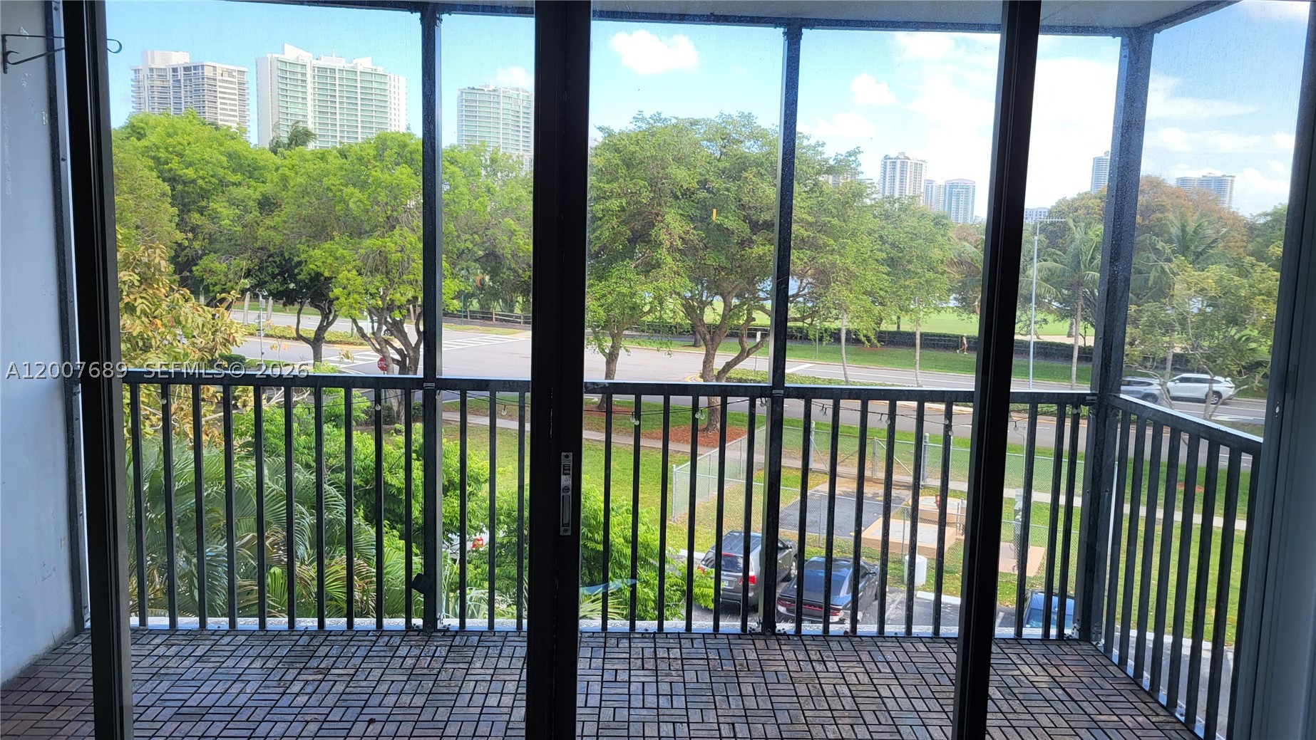Aventura photo 2