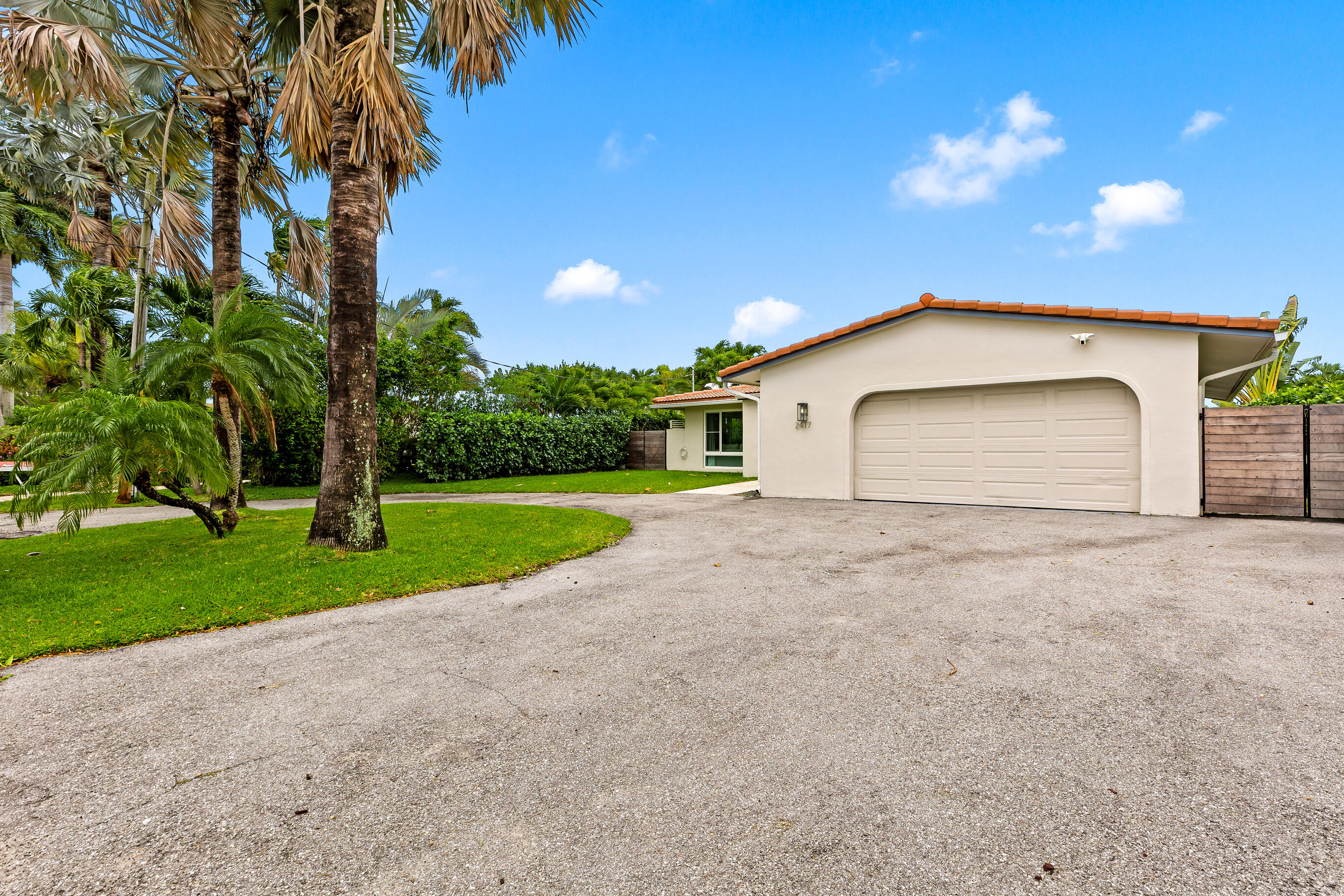 Wilton Manors photo 1