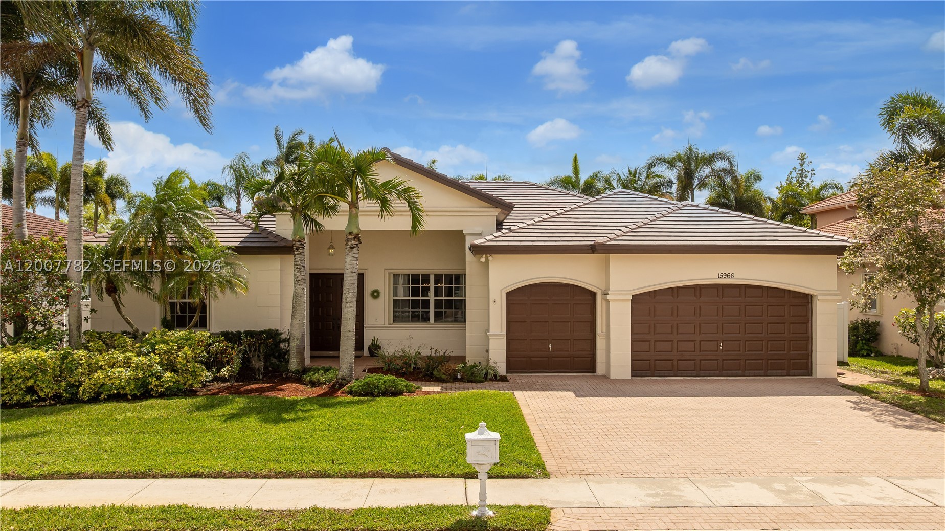 Pembroke Pines photo 2
