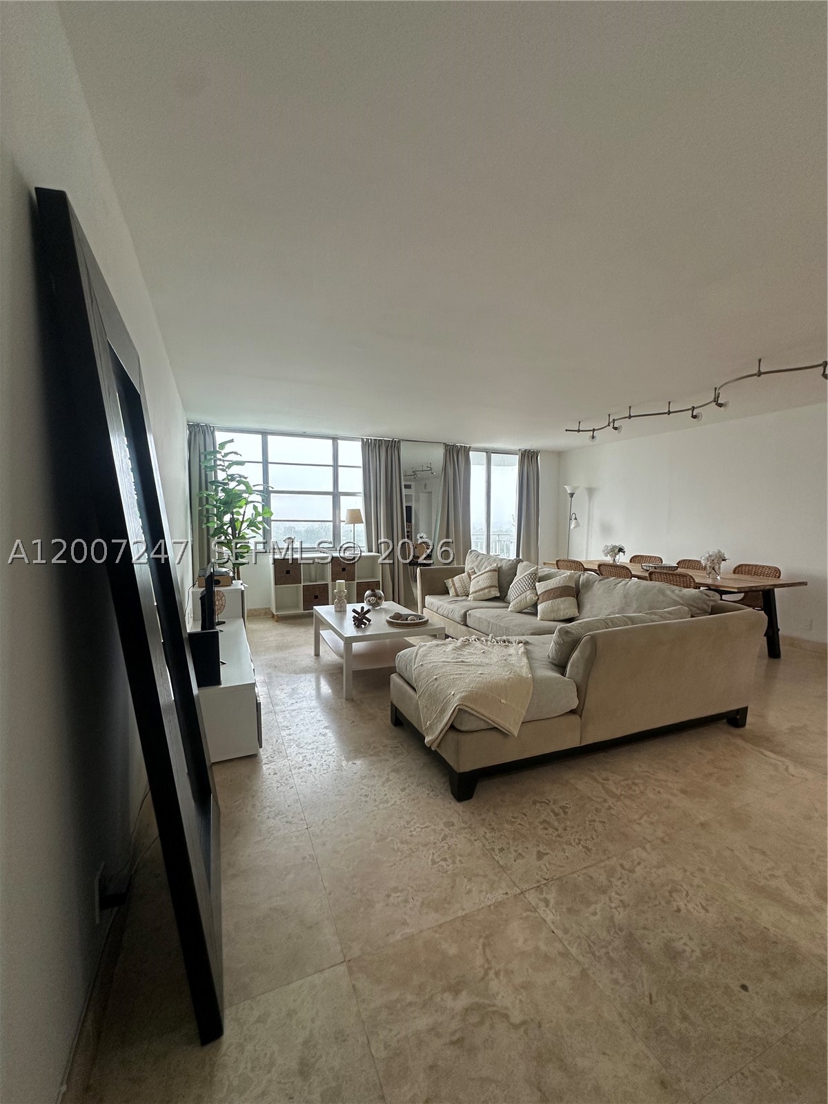 North Miami photo 4