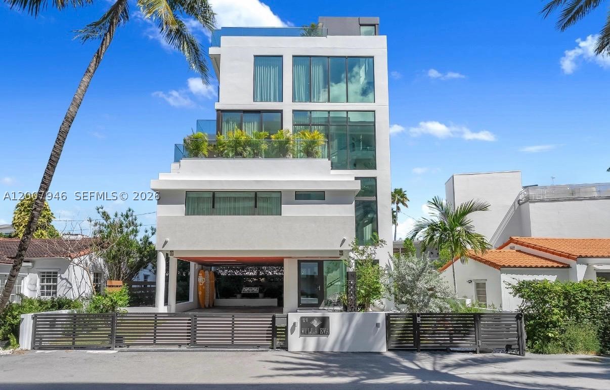 Miami Beach photo 1