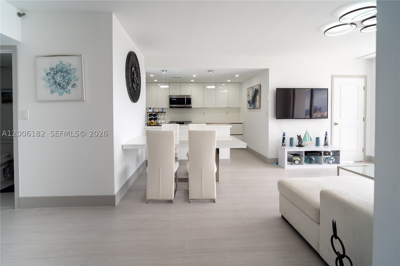 Aventura photo 2