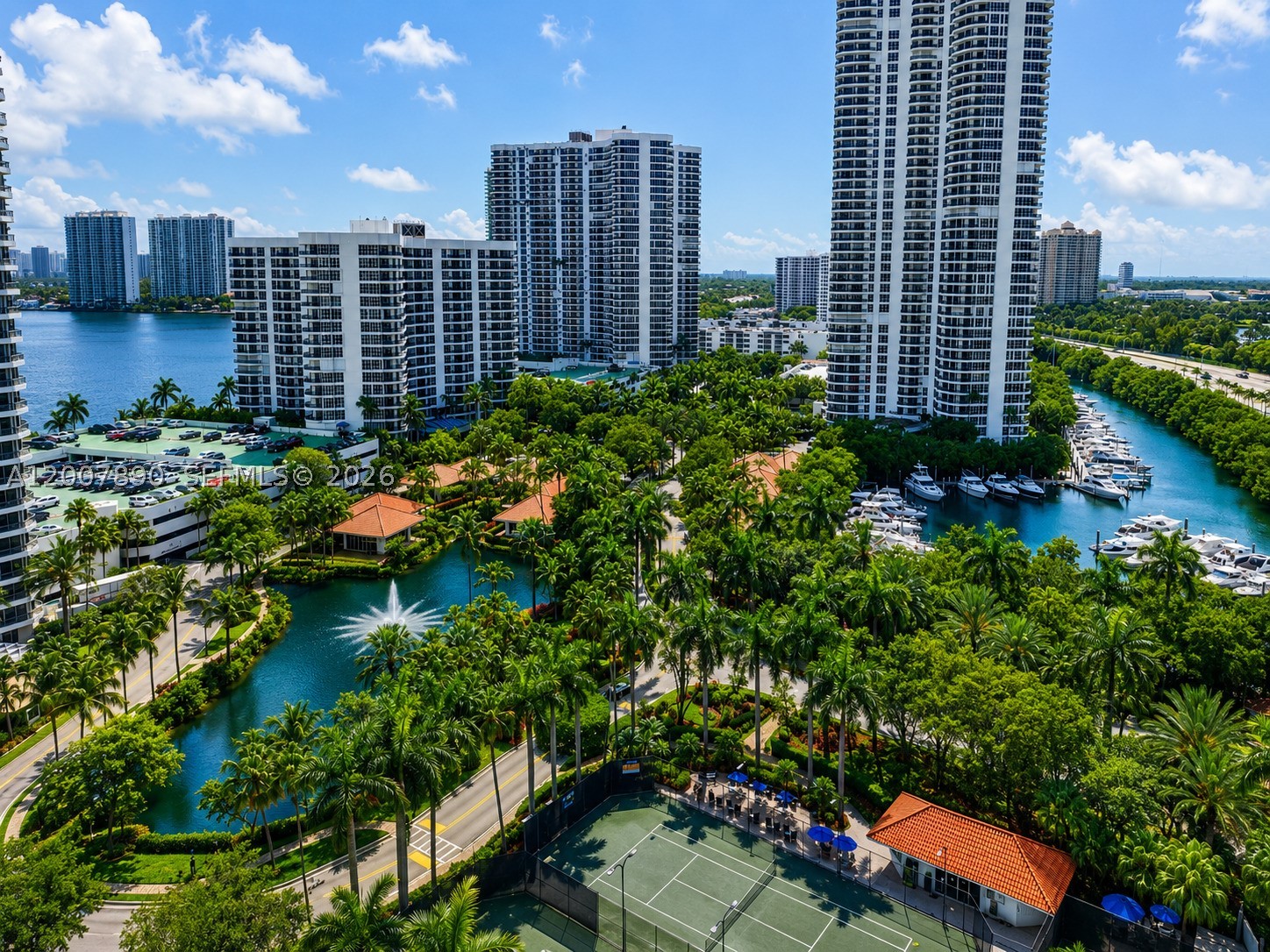 Aventura photo 2