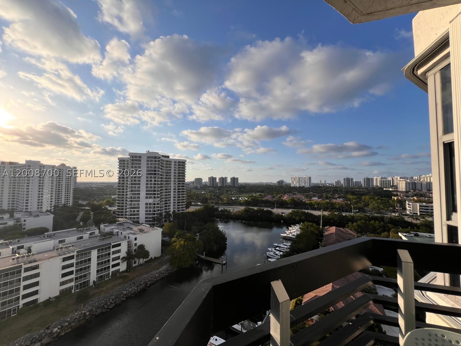 Aventura photo 2
