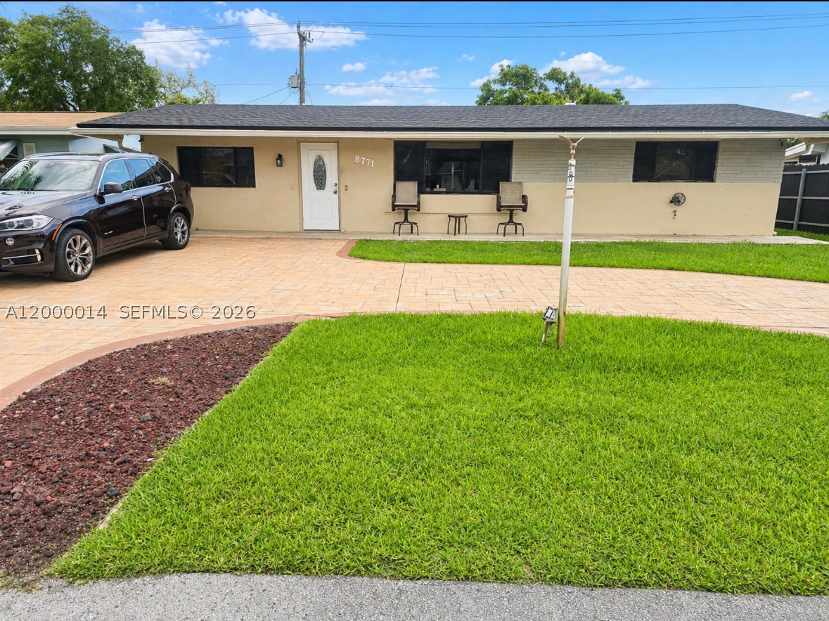 Pembroke Pines photo 1