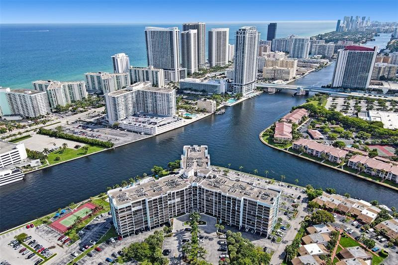 Hallandale Beach photo 1
