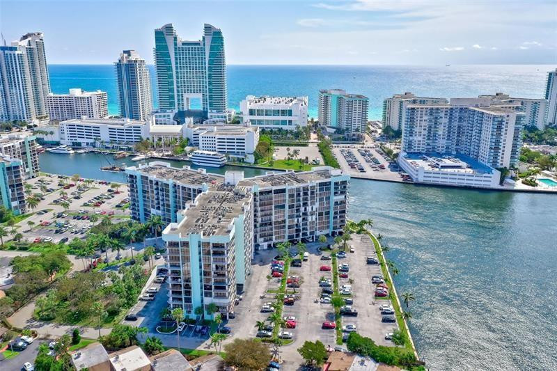 Hallandale Beach photo 2