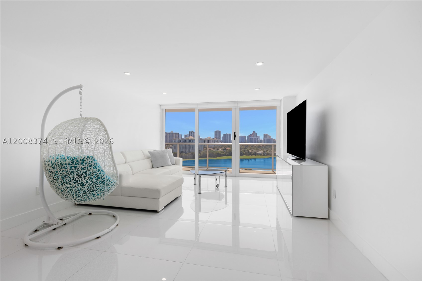 Aventura photo 3