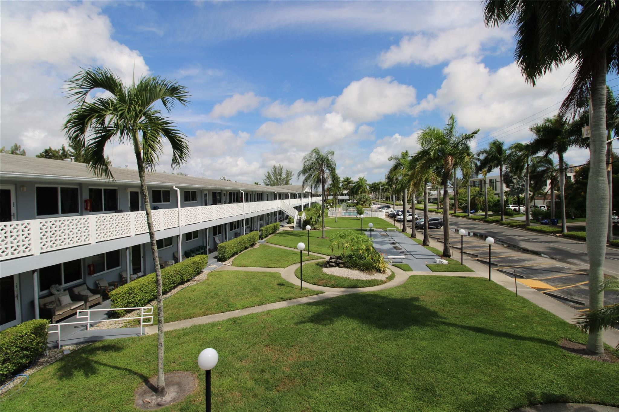 Hallandale Beach photo 2
