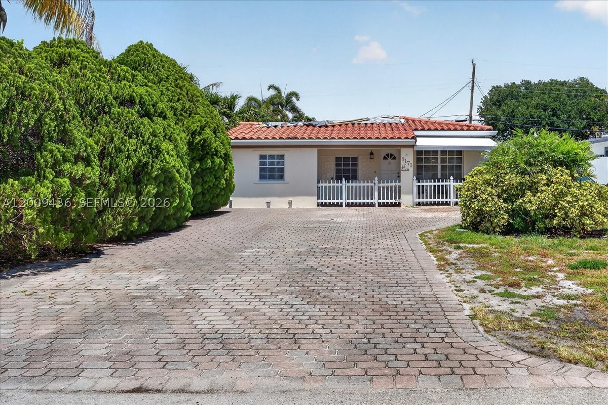 North Miami Beach photo 2