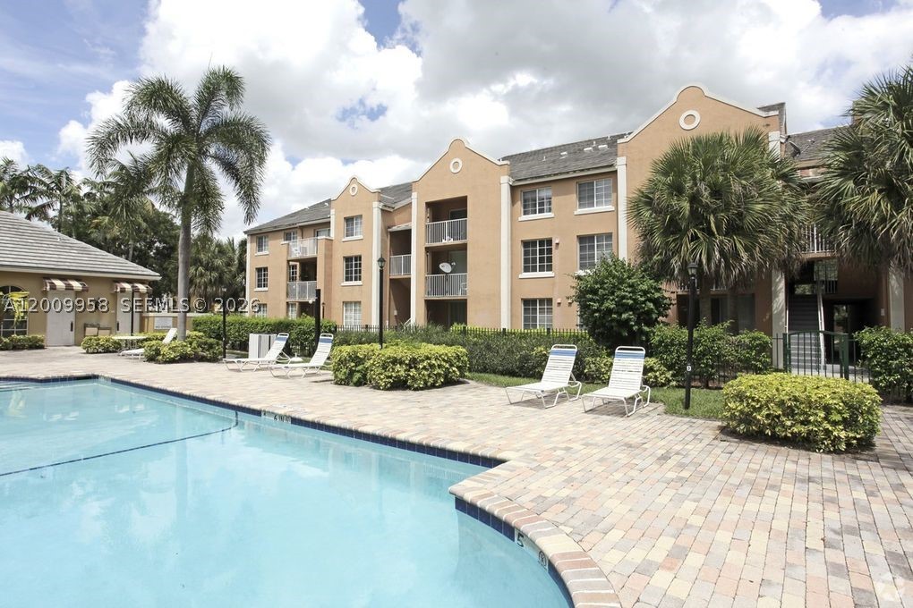 Pembroke Pines photo 1