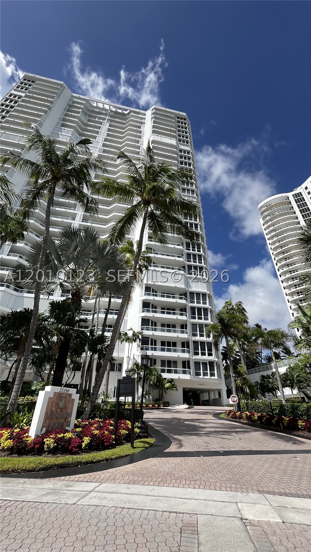 Aventura photo 2