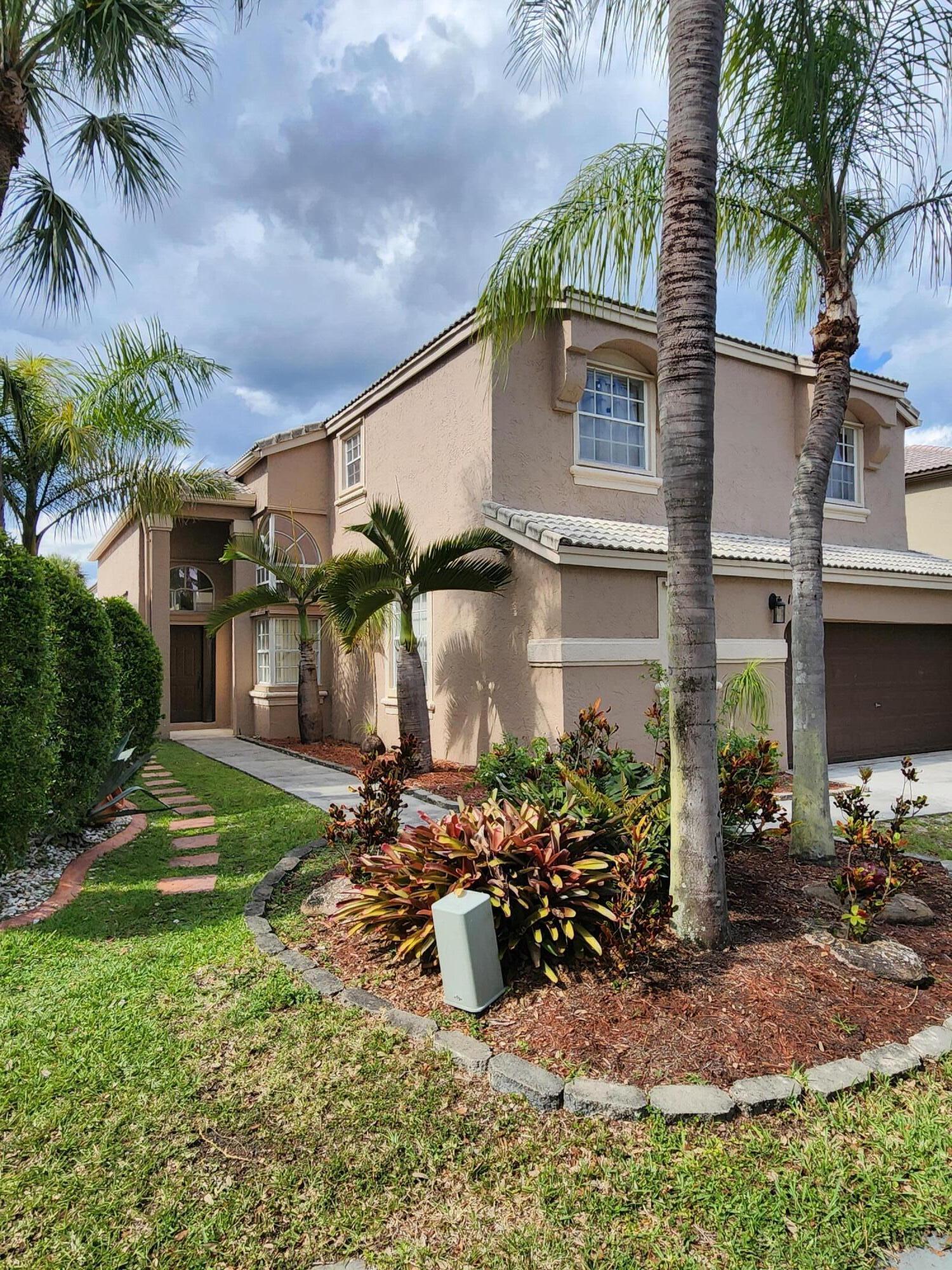 Pembroke Pines photo 2