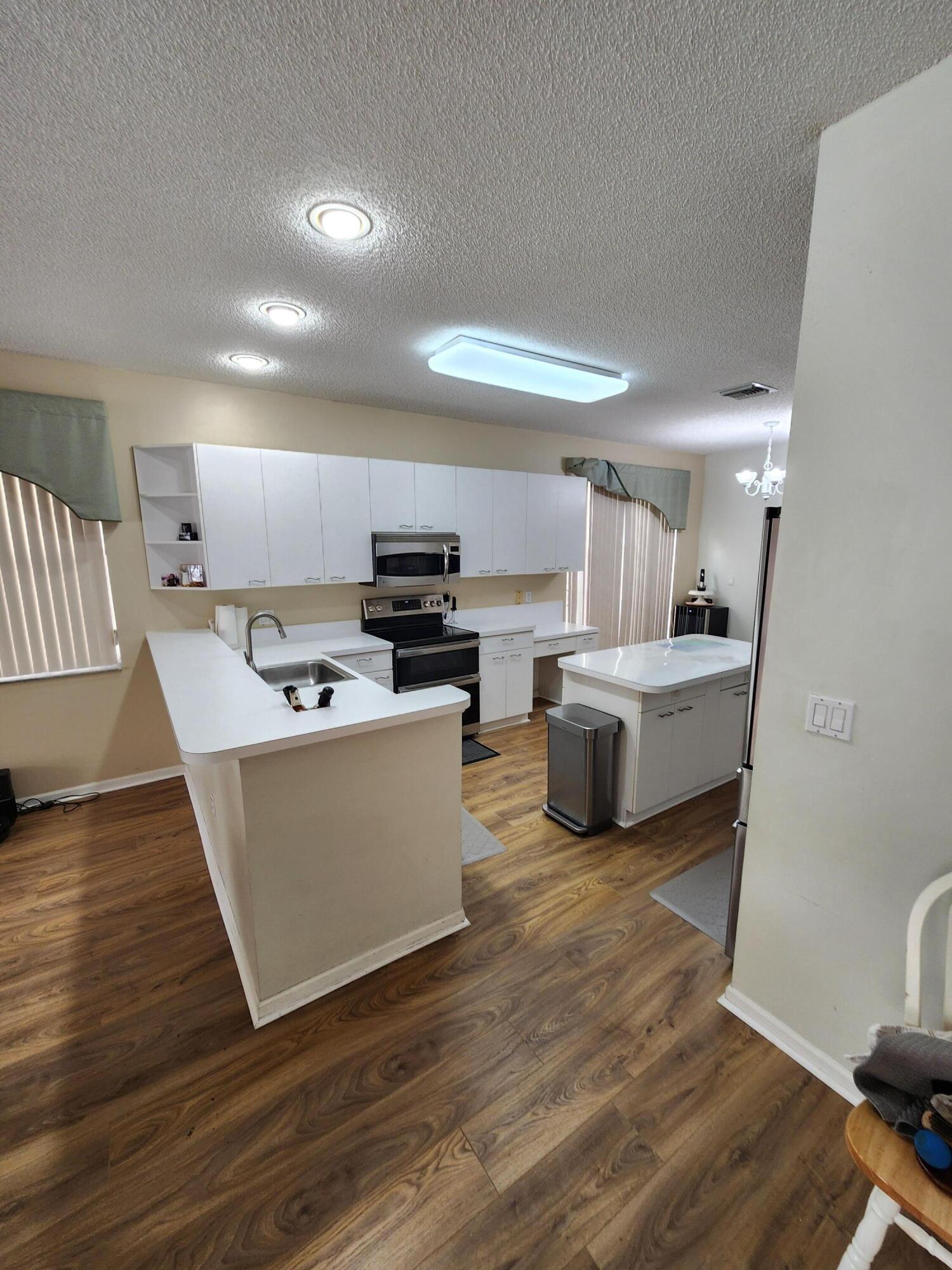 Pembroke Pines photo 4