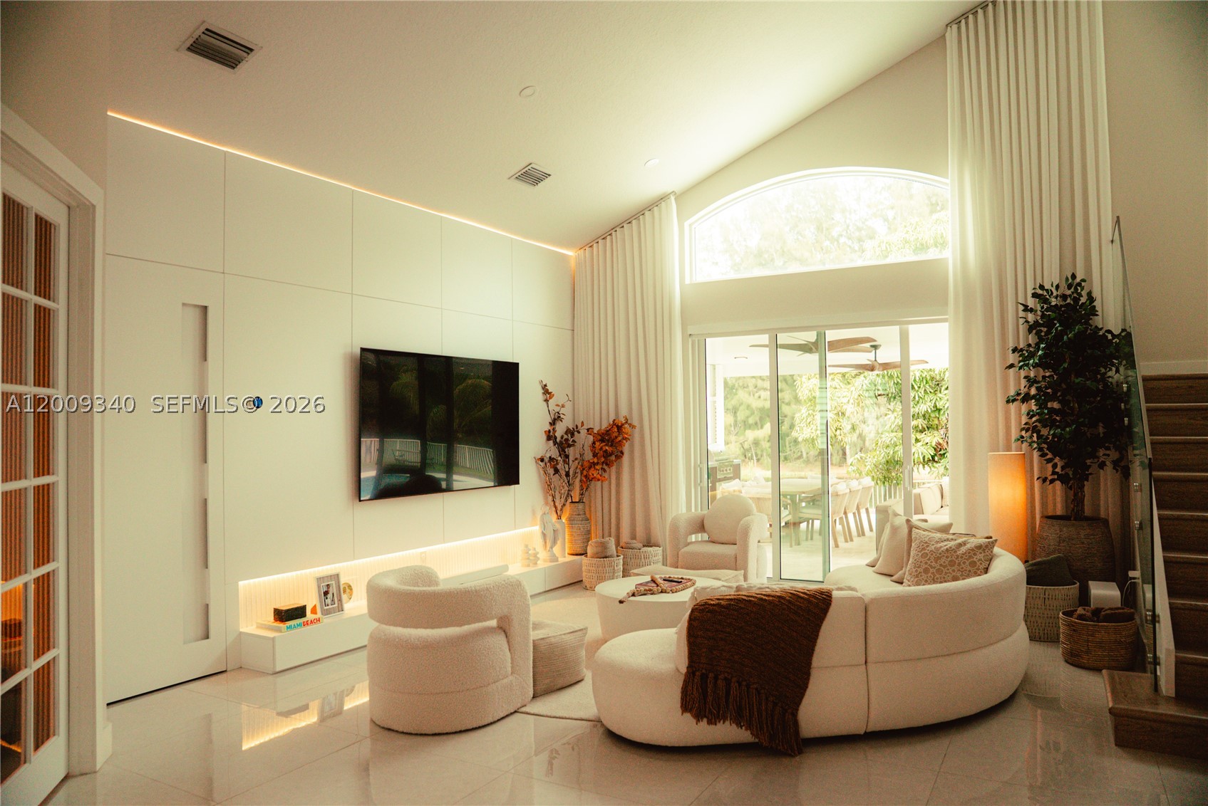 Miramar photo 1