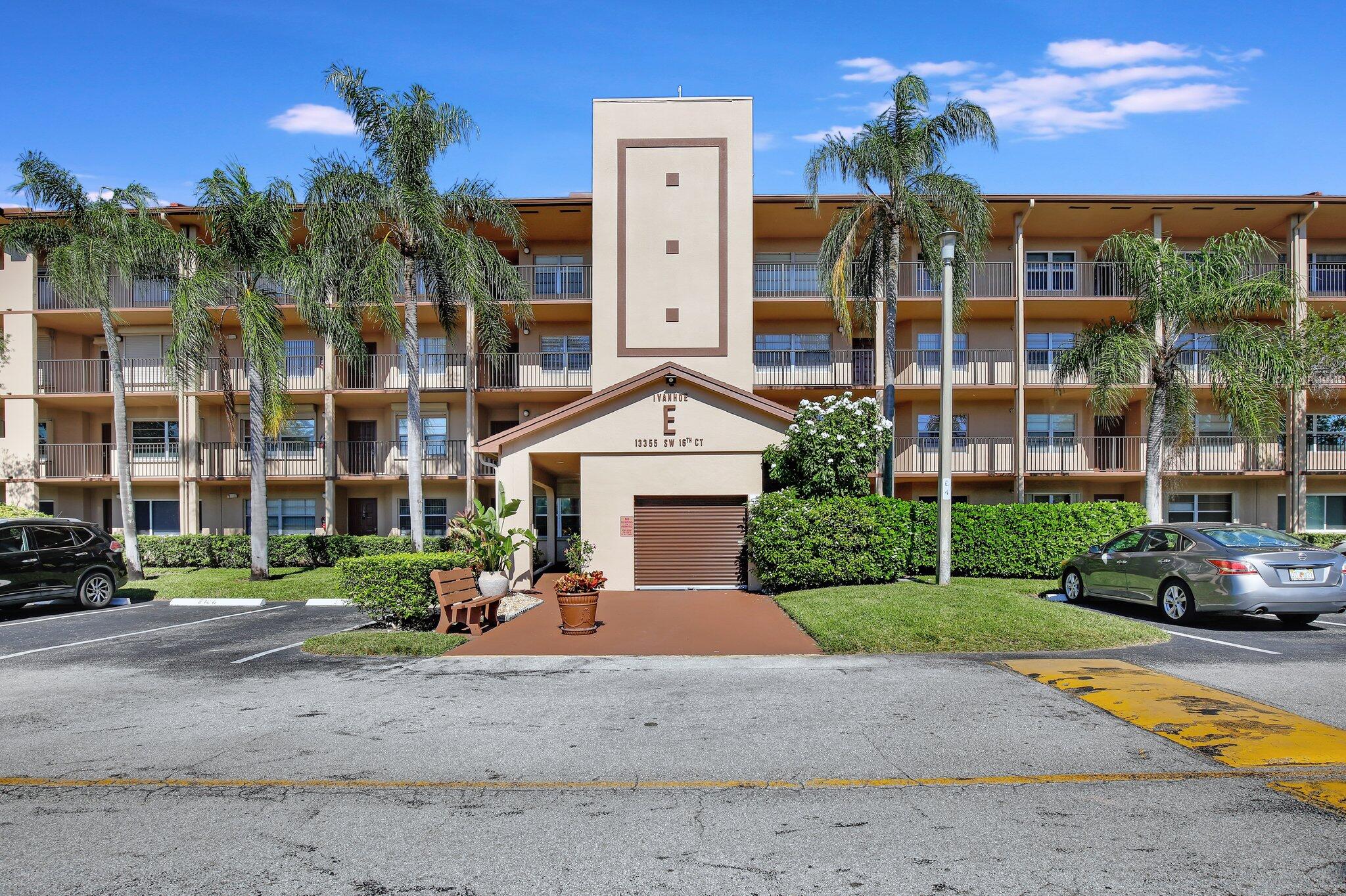 Pembroke Pines photo 4