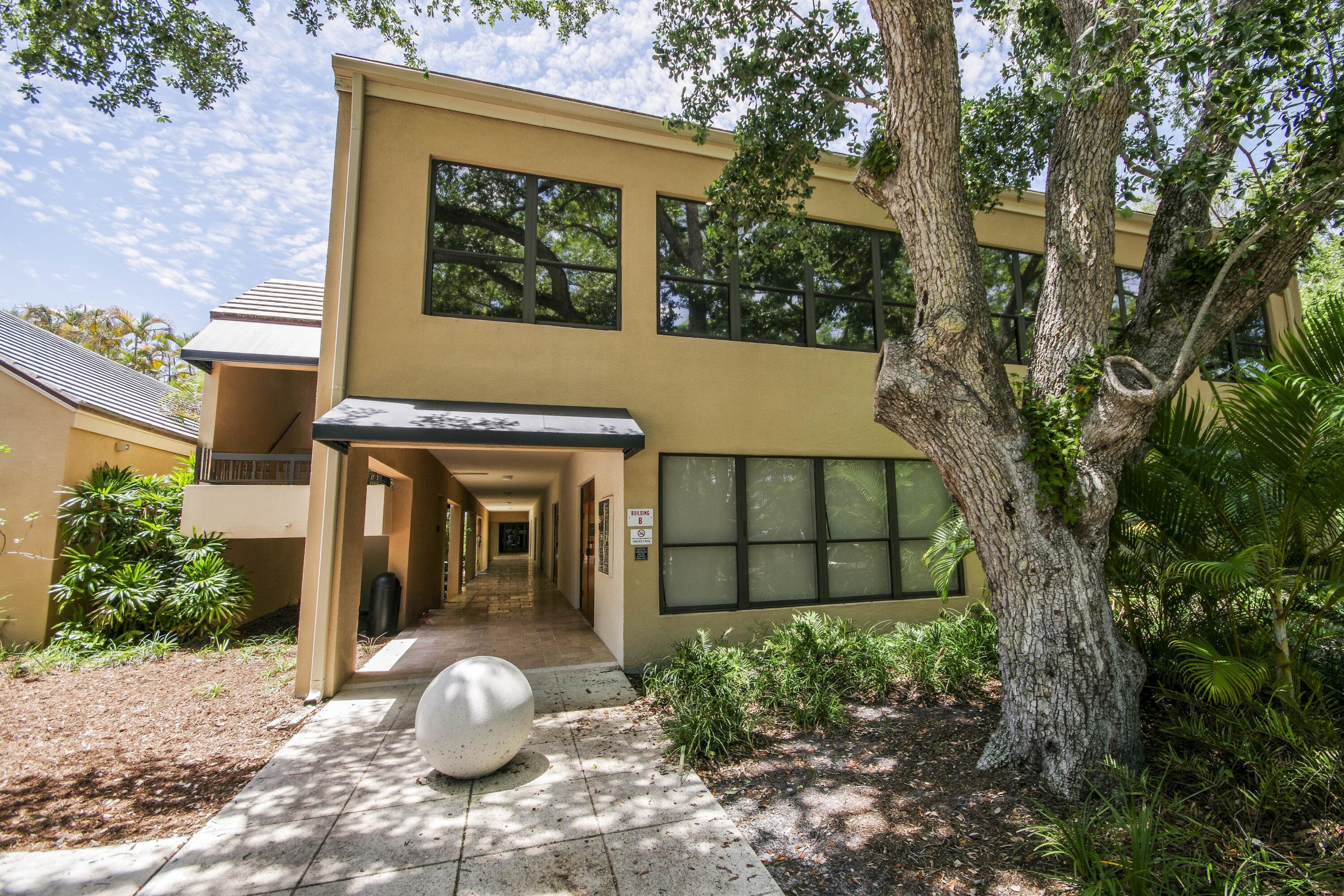 Palm Beach Gardens photo 2