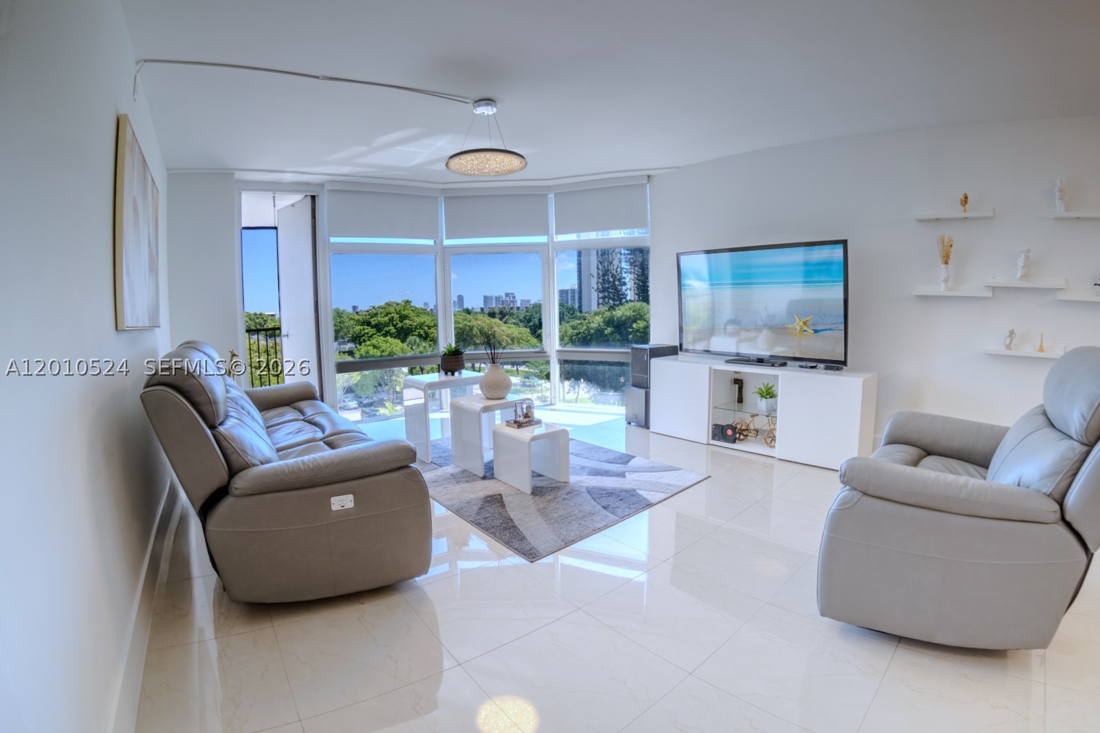 Aventura photo 4