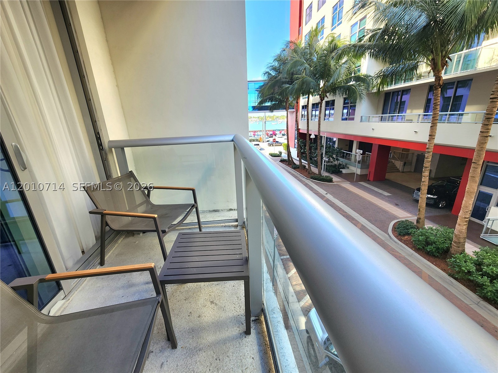 Hollywood photo 1