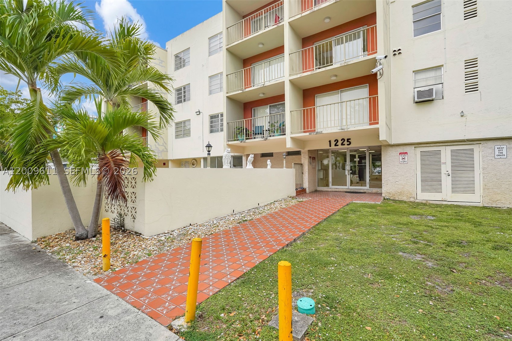 North Miami photo 1