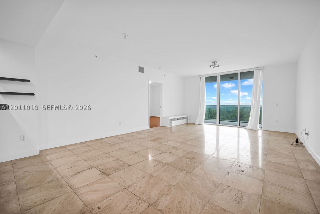 North Miami photo 4