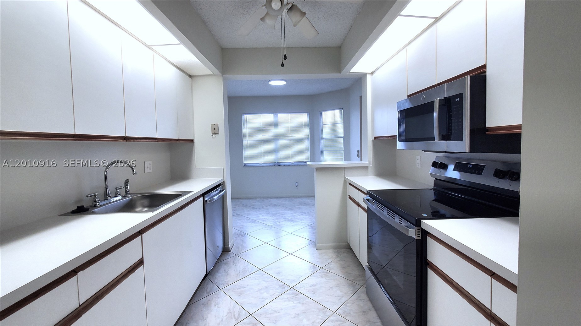 Pembroke Pines photo 1