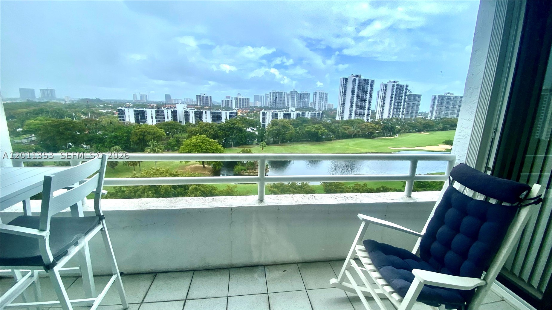 Aventura photo 2