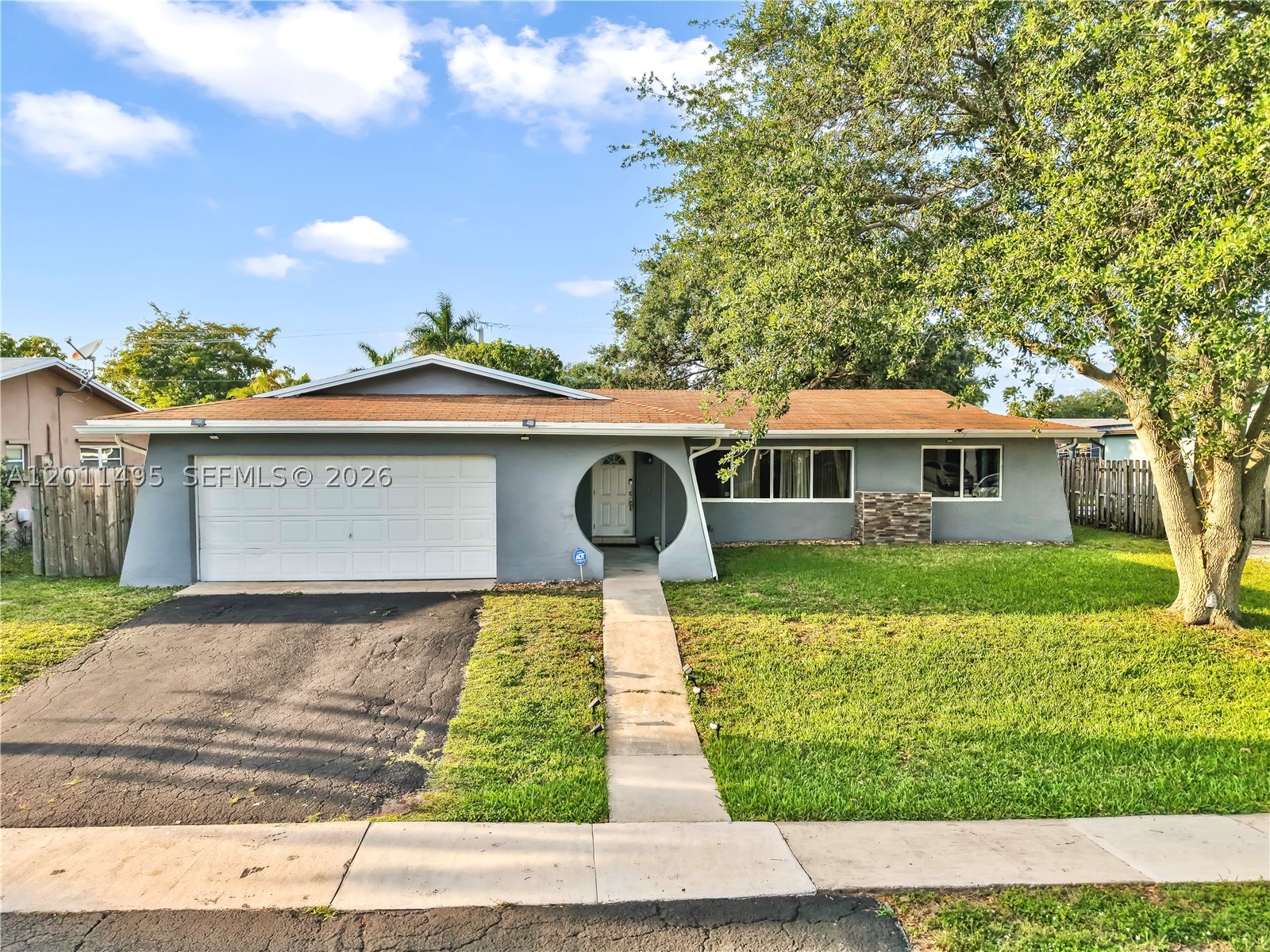Pembroke Pines photo 1