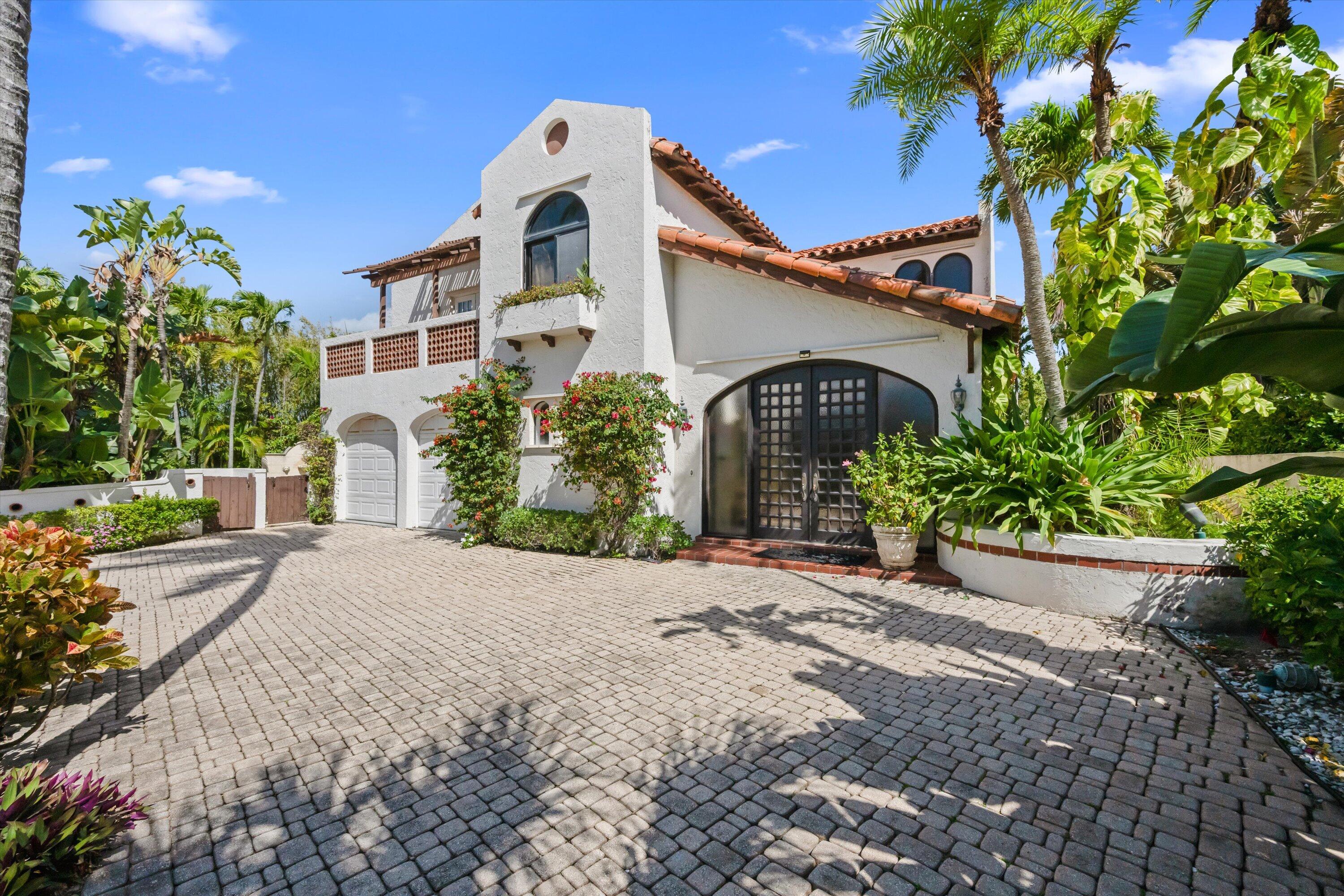 Palm Beach photo 1