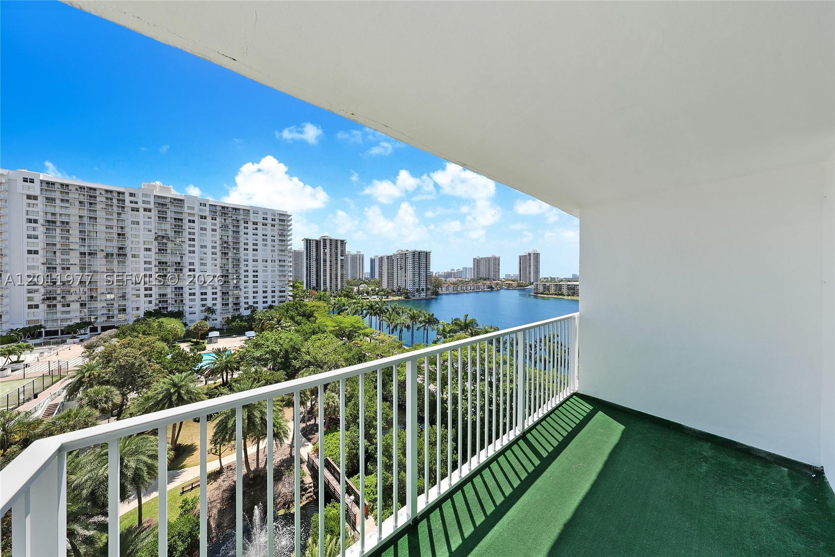 Aventura photo 2