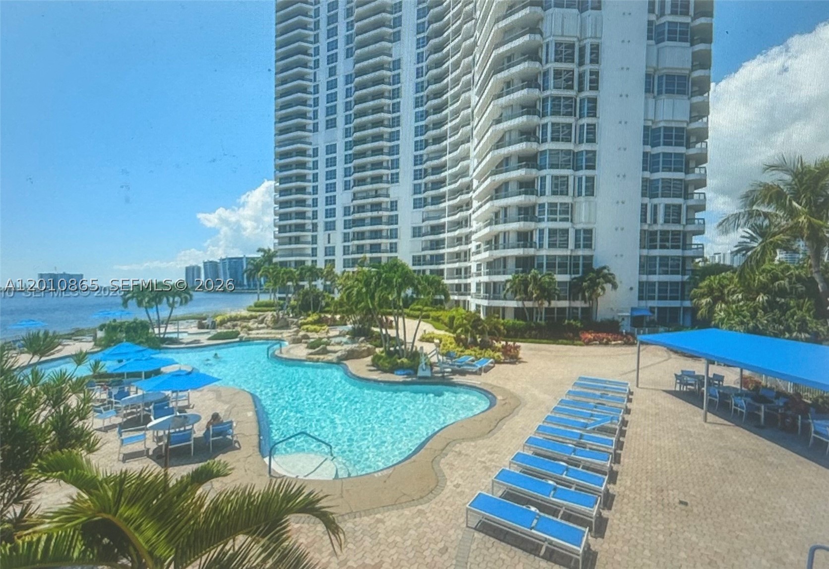 Aventura photo 3