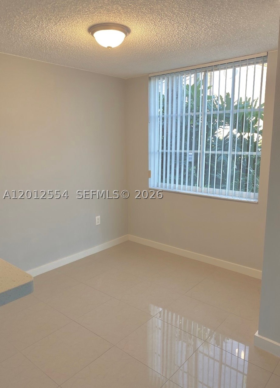 Miramar photo 4