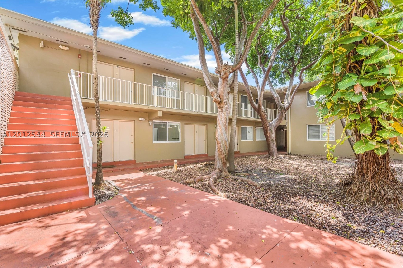 South Miami photo 4