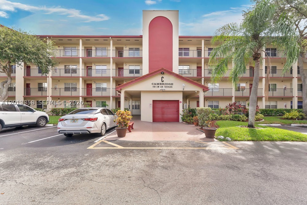 Pembroke Pines photo 3