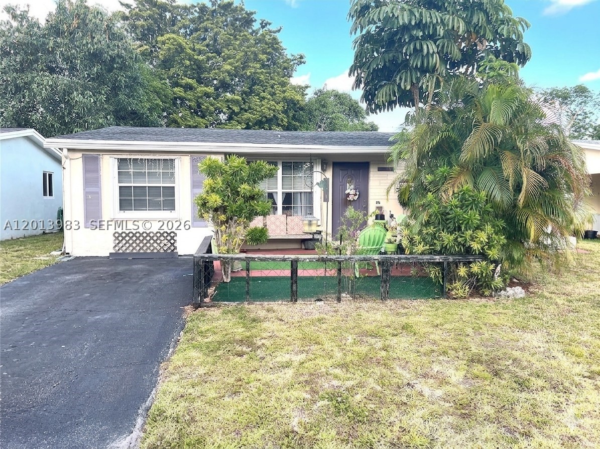 Pembroke Pines photo 1