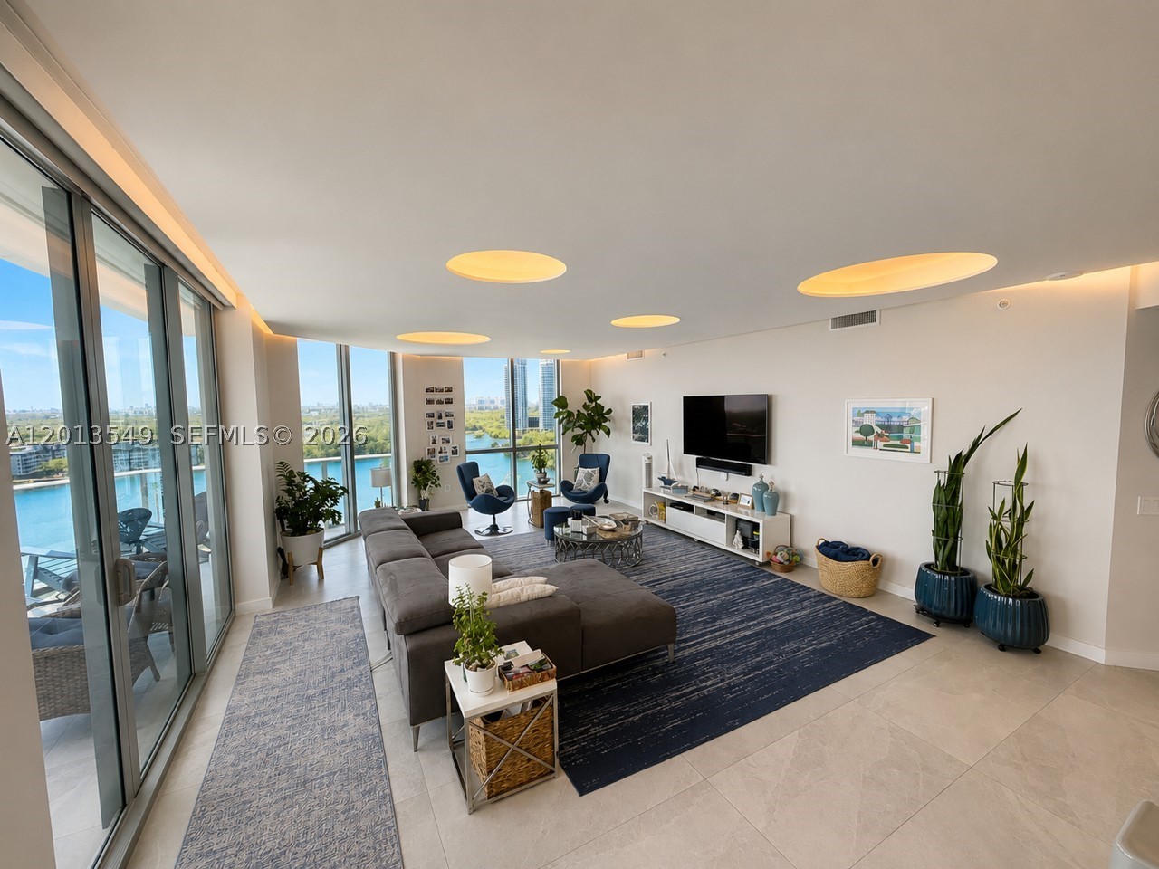 North Miami Beach photo 2