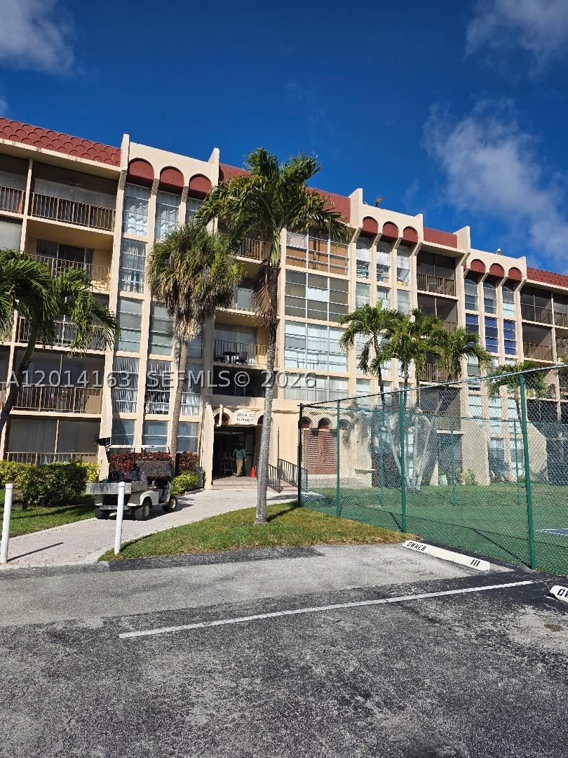 Hallandale Beach photo 2