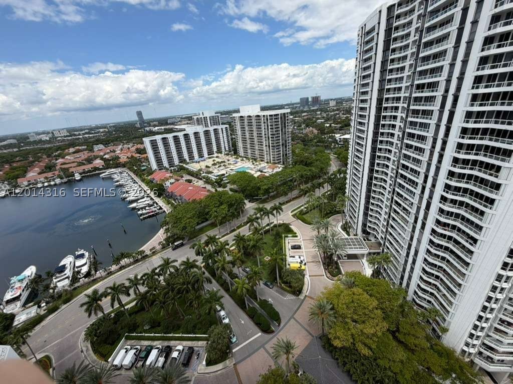 Aventura photo 1