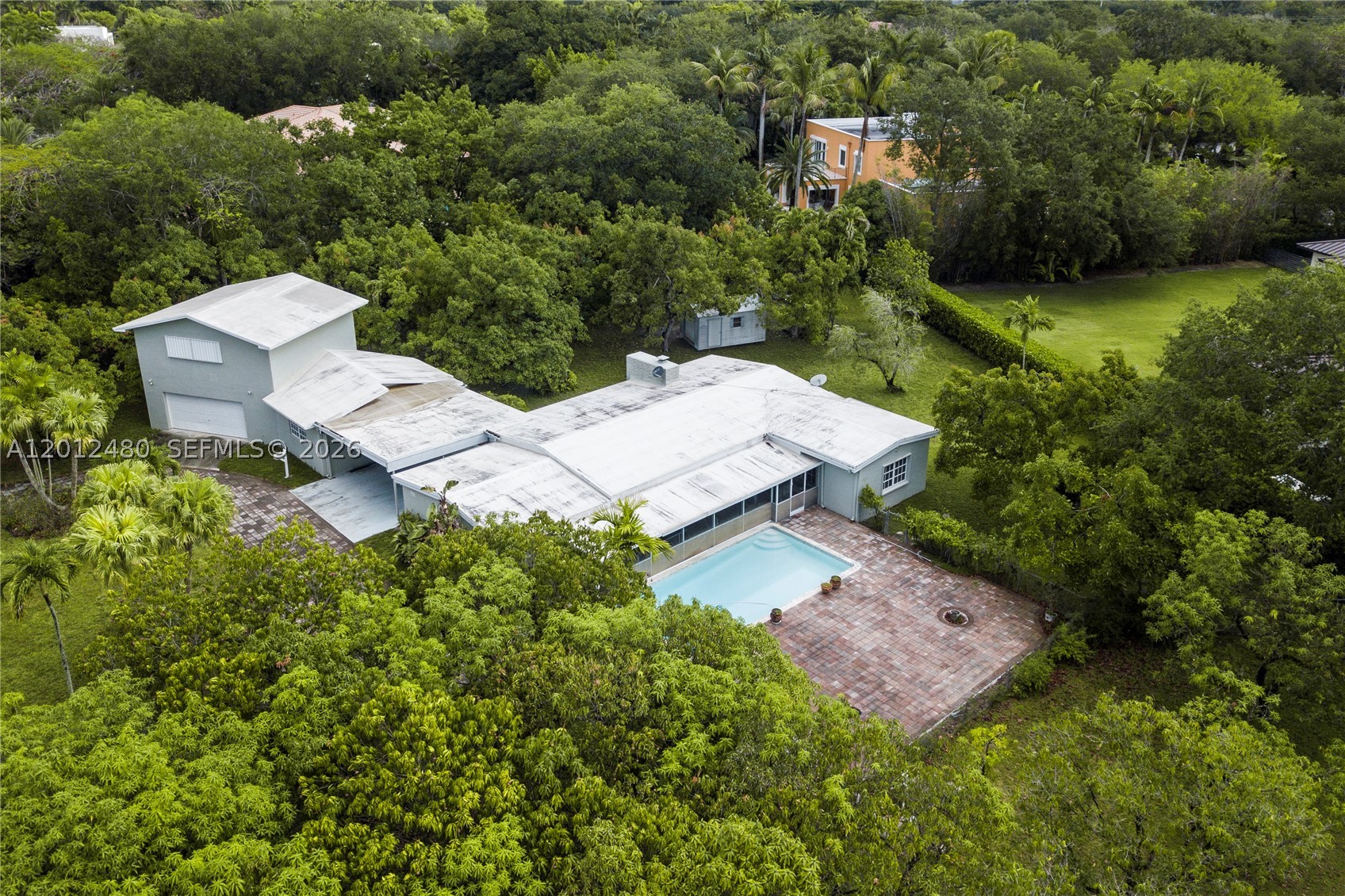 Pinecrest photo 2