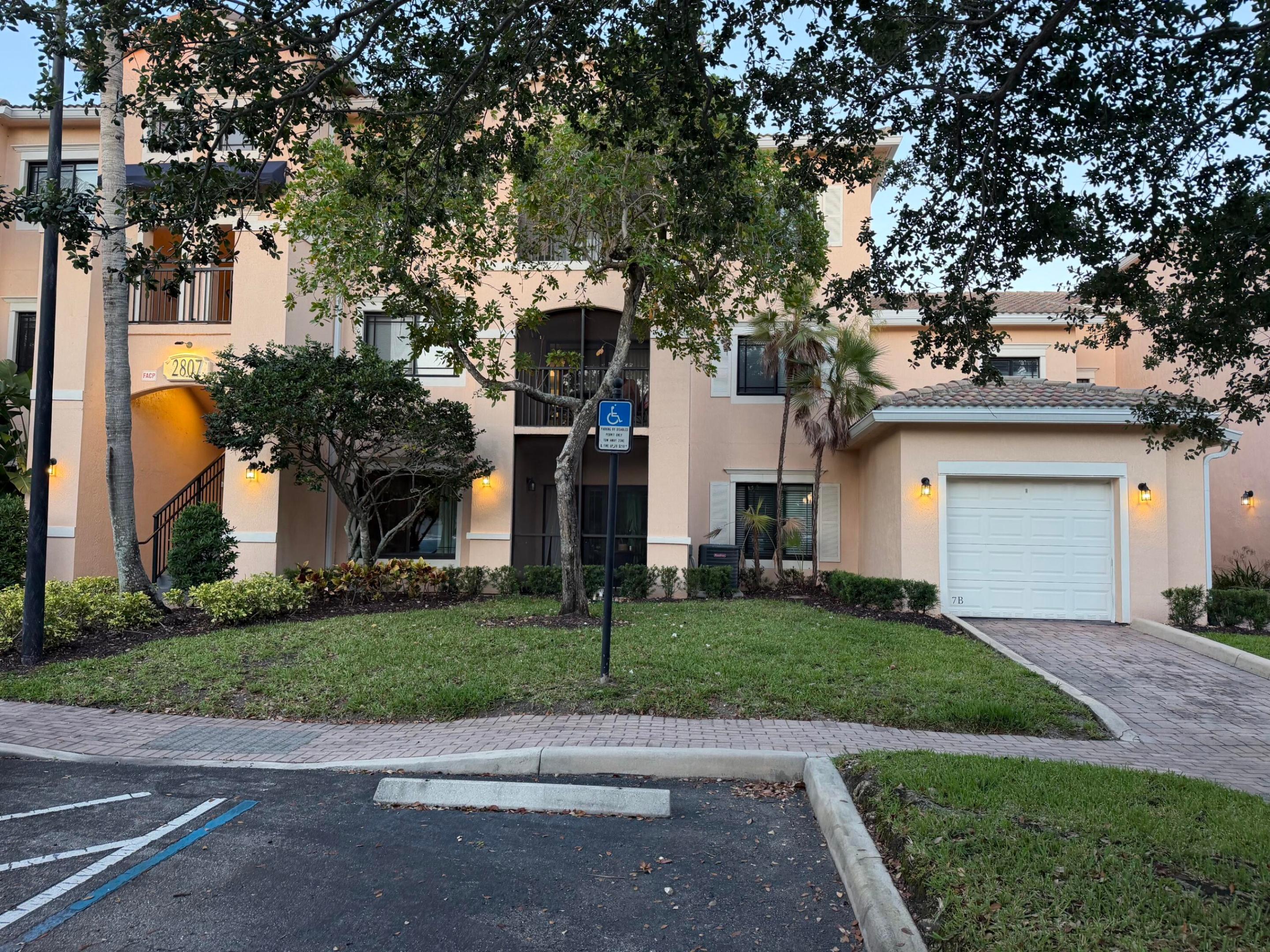 Palm Beach Gardens photo 2