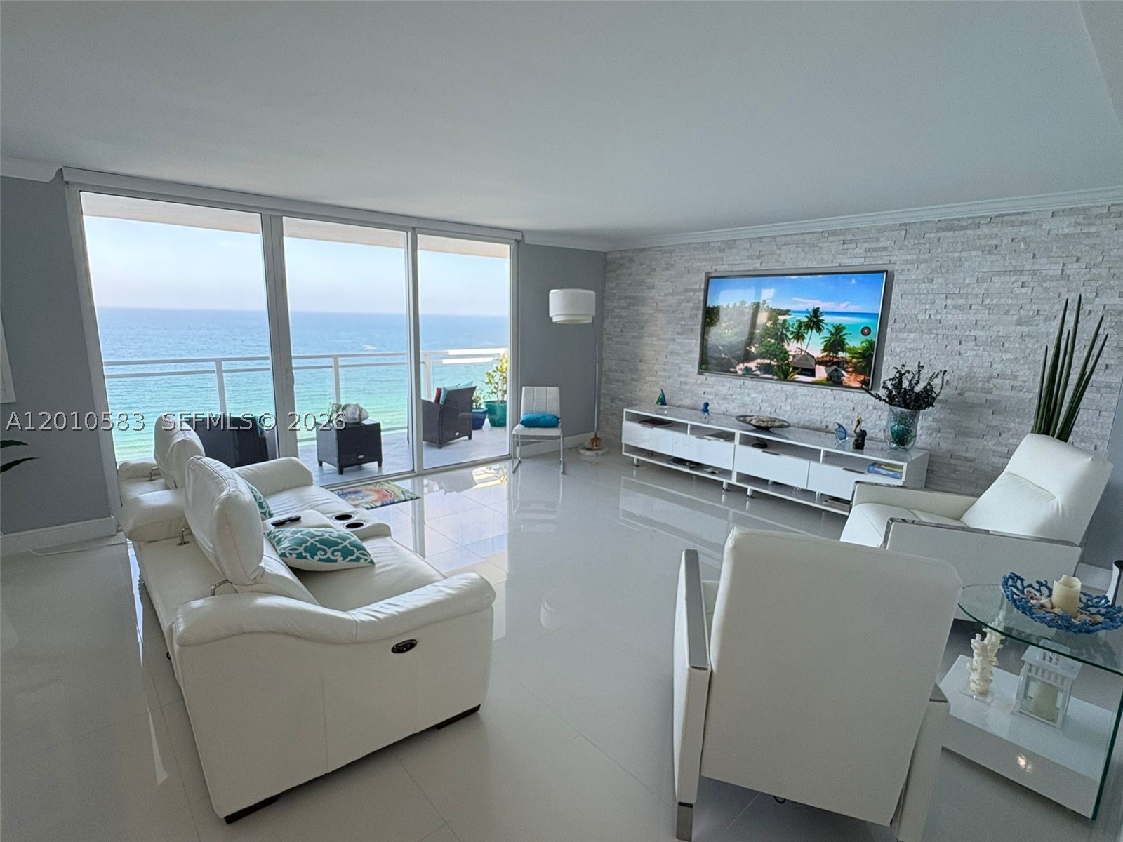 Hallandale Beach photo 1