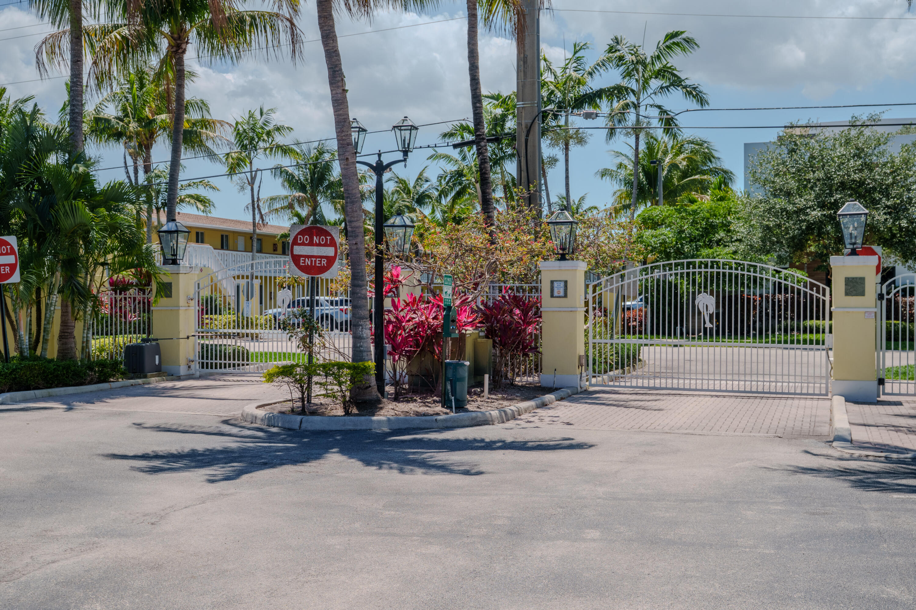 Wilton Manors photo 3