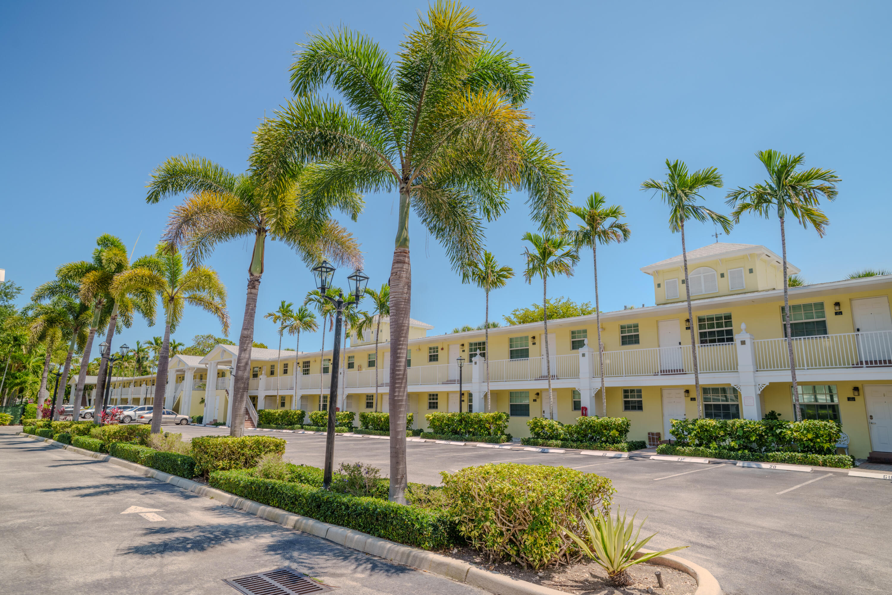 Wilton Manors photo 4