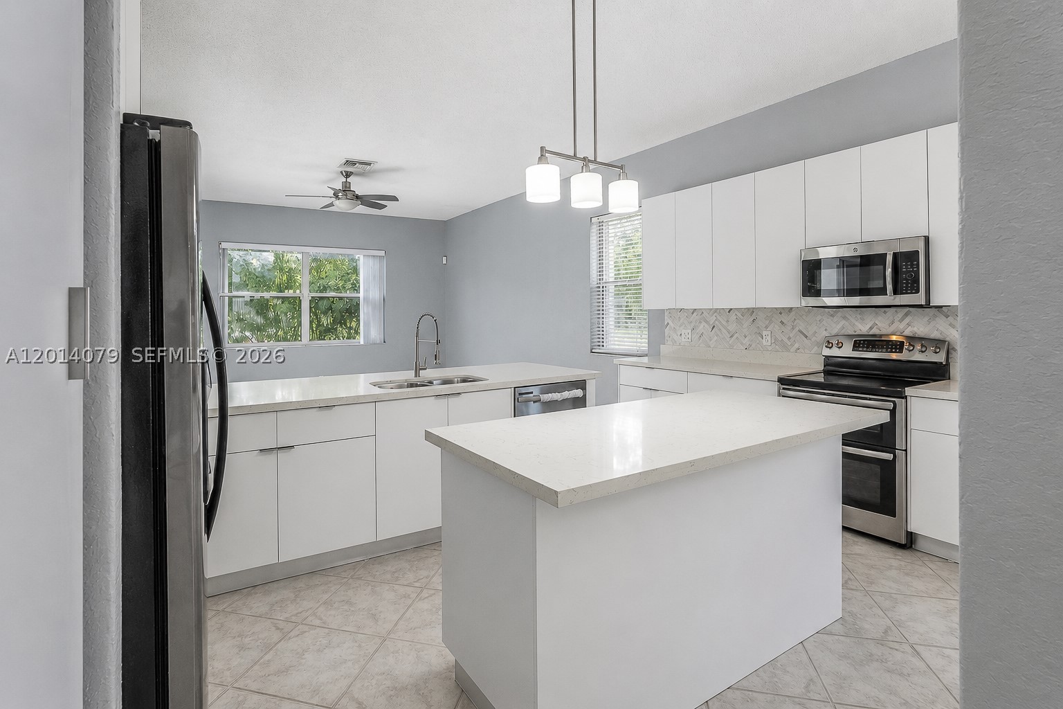 Pembroke Pines photo 1