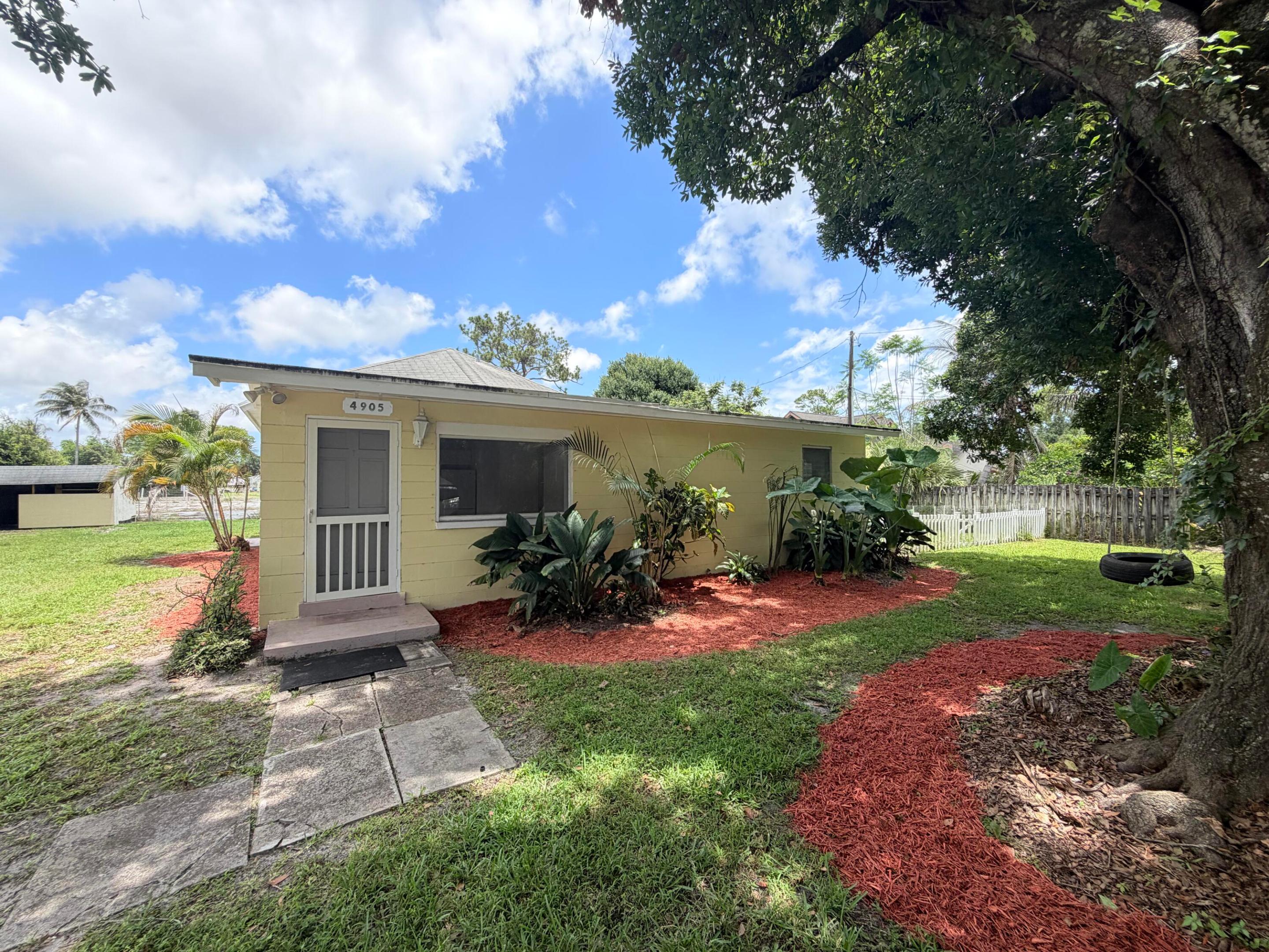 Palm Beach Gardens photo 1