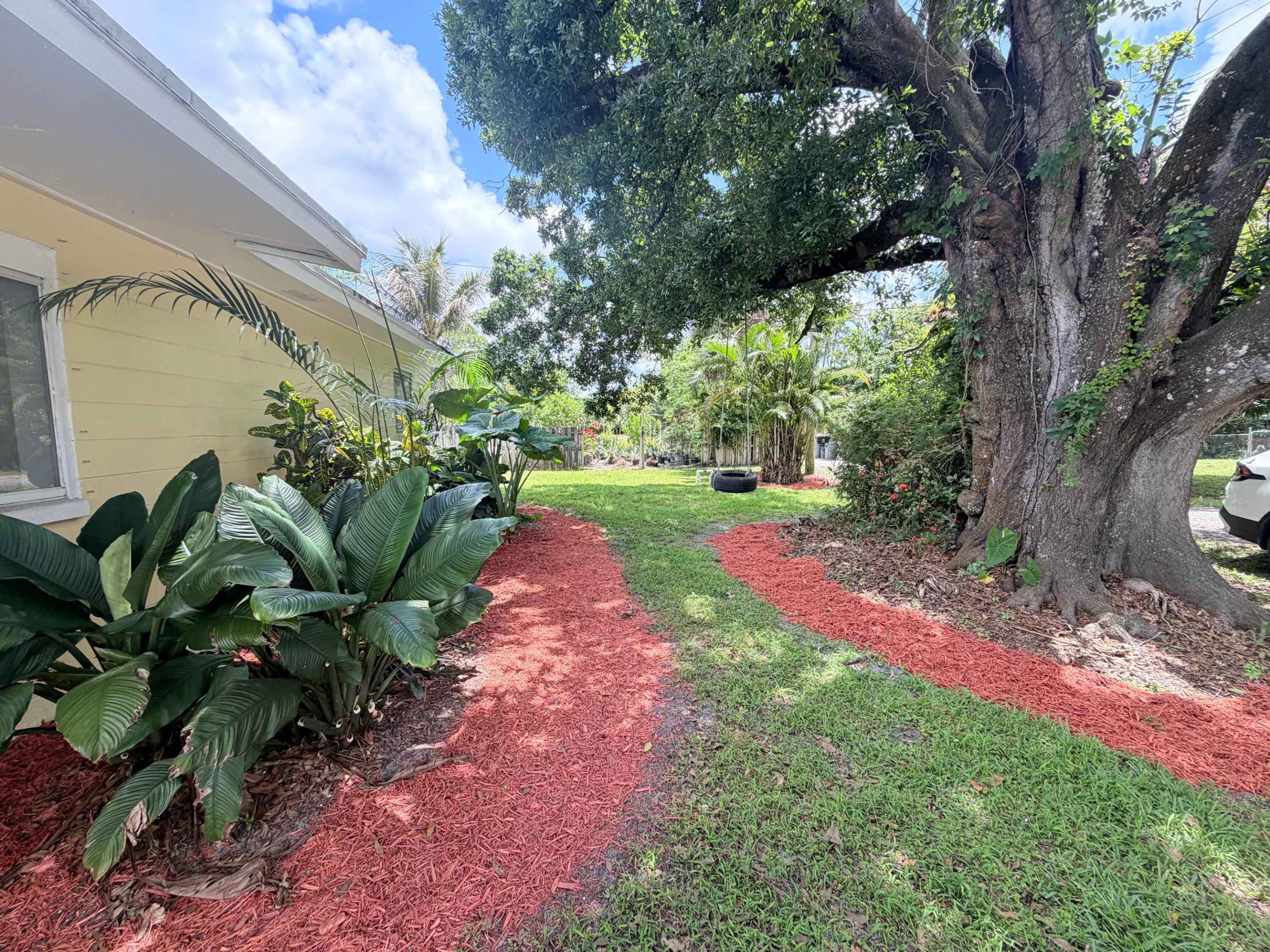 Palm Beach Gardens photo 2